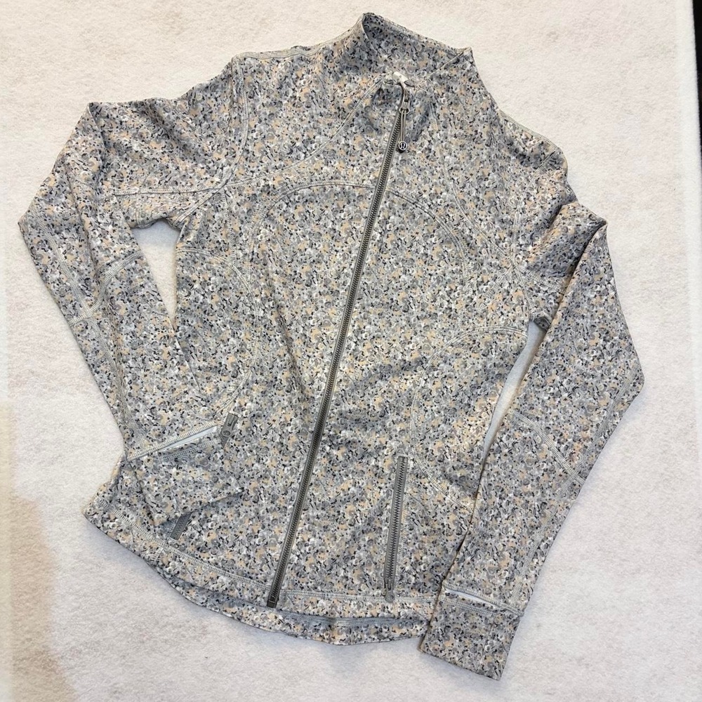 Lululemon Forme Zip Jacket Size 6 - Like New
